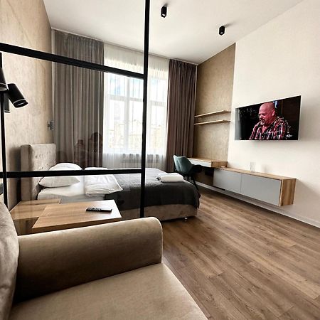 Romantic Apartments - In The Center Of Lviv , King-Size Bed المظهر الخارجي الصورة
