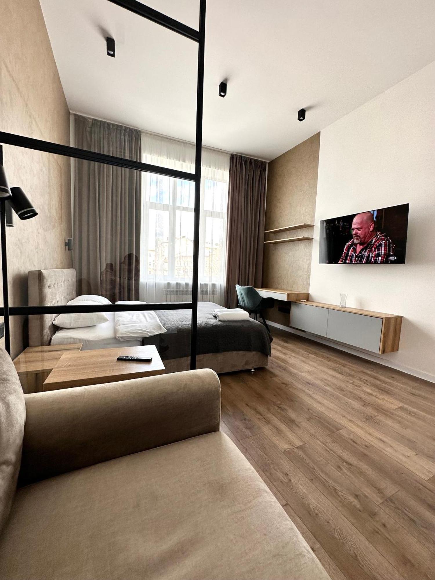 Romantic Apartments - In The Center Of Lviv , King-Size Bed المظهر الخارجي الصورة