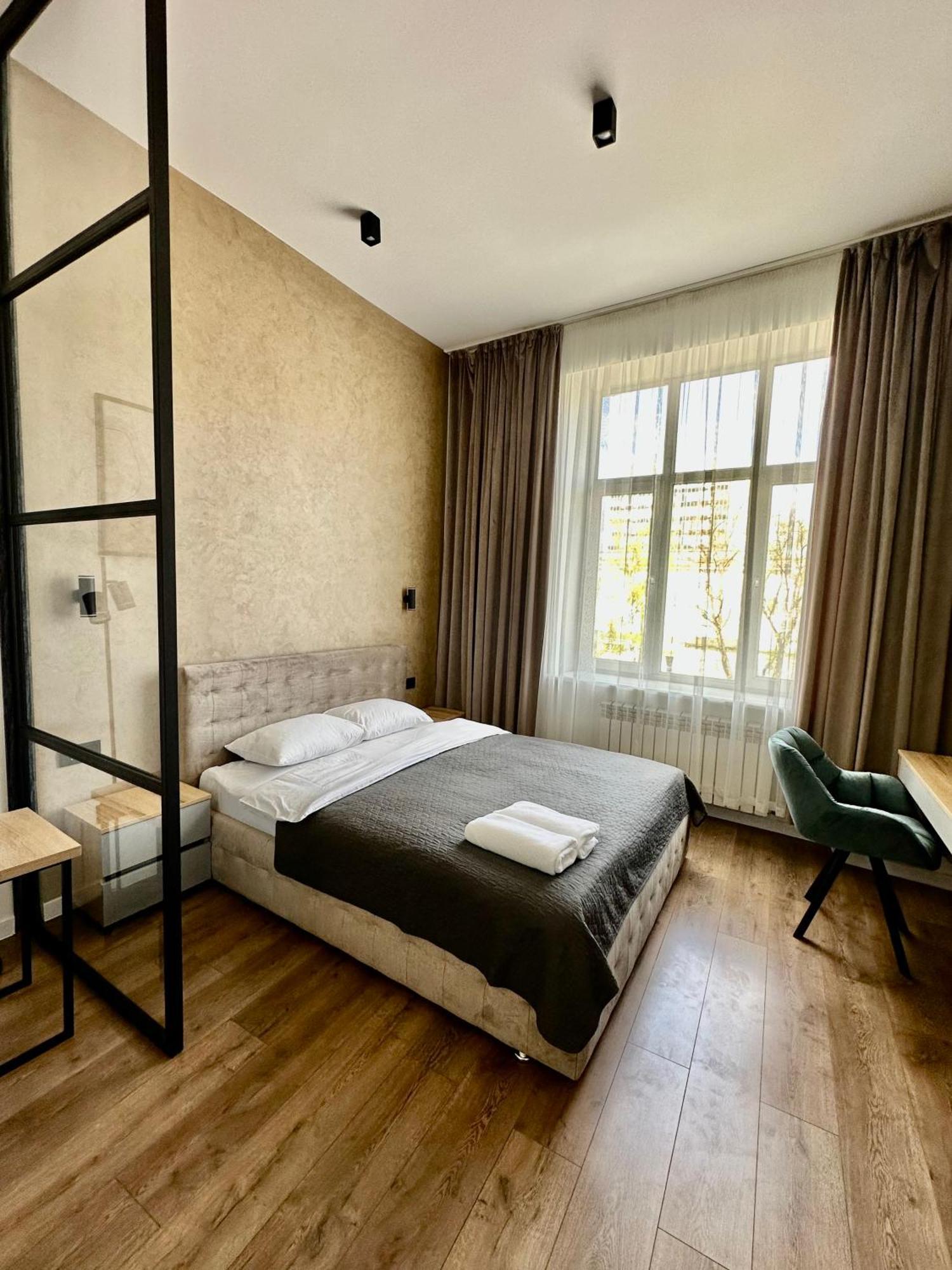 Romantic Apartments - In The Center Of Lviv , King-Size Bed المظهر الخارجي الصورة