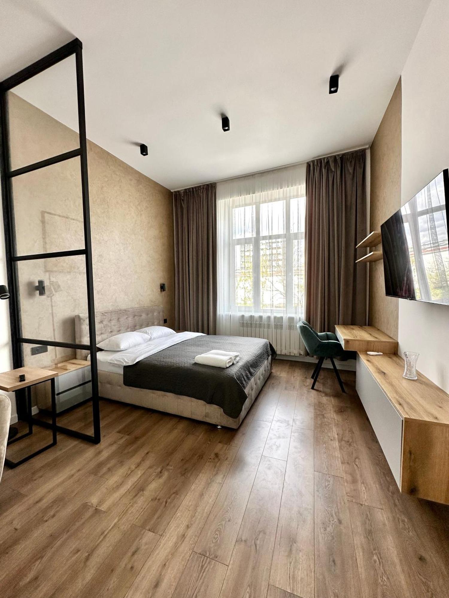 Romantic Apartments - In The Center Of Lviv , King-Size Bed المظهر الخارجي الصورة