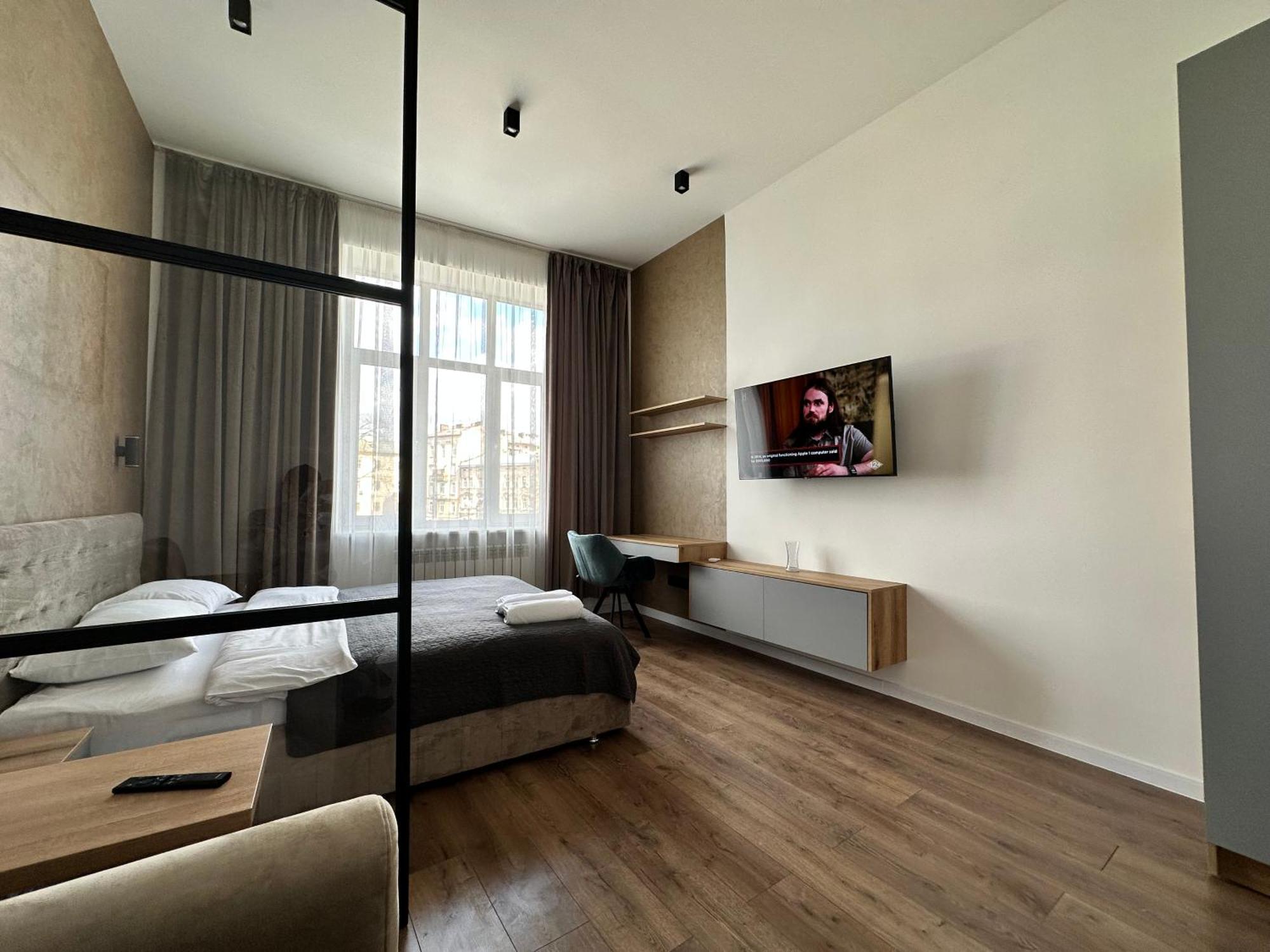 Romantic Apartments - In The Center Of Lviv , King-Size Bed المظهر الخارجي الصورة