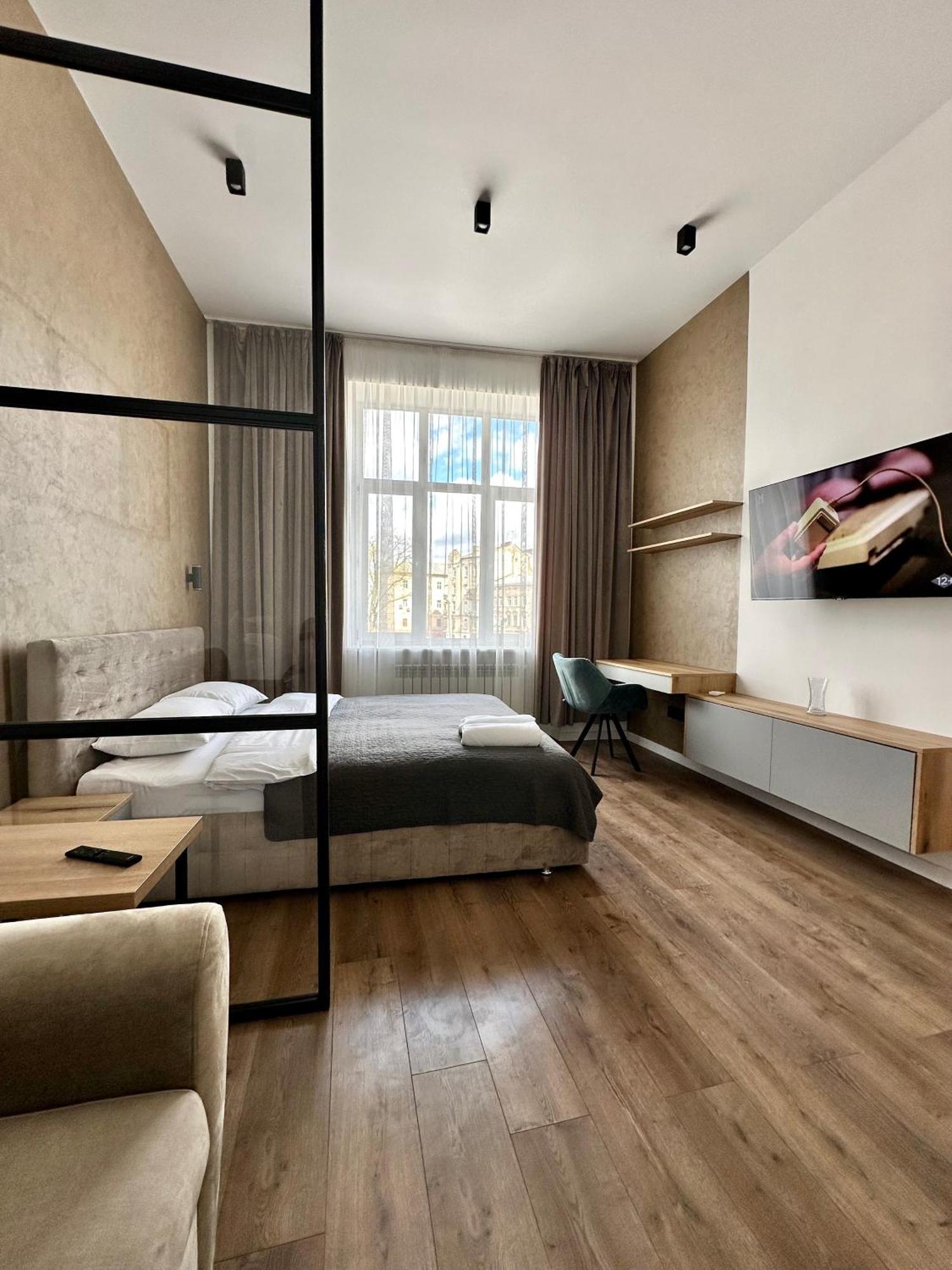 Romantic Apartments - In The Center Of Lviv , King-Size Bed المظهر الخارجي الصورة