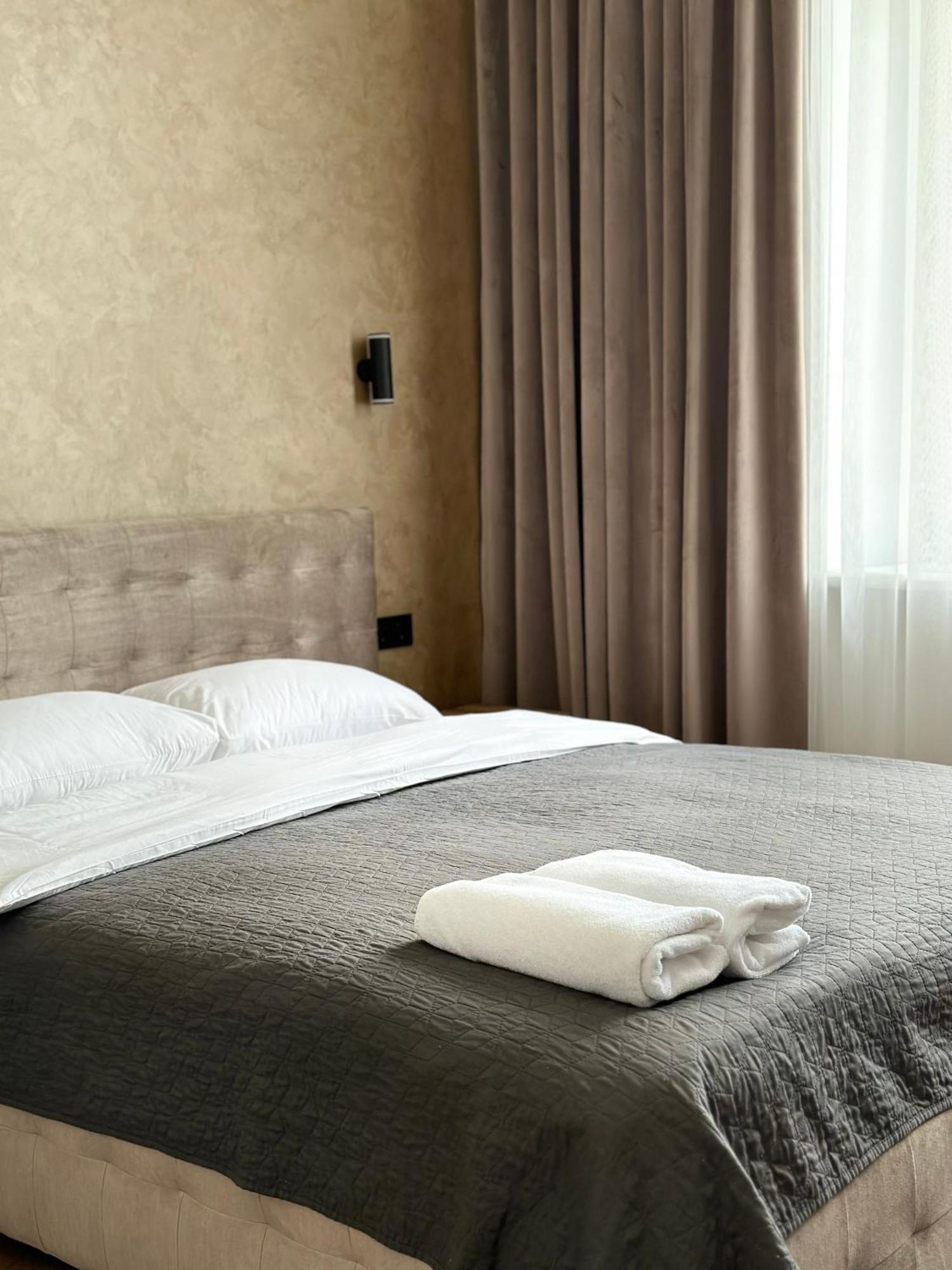 Romantic Apartments - In The Center Of Lviv , King-Size Bed المظهر الخارجي الصورة