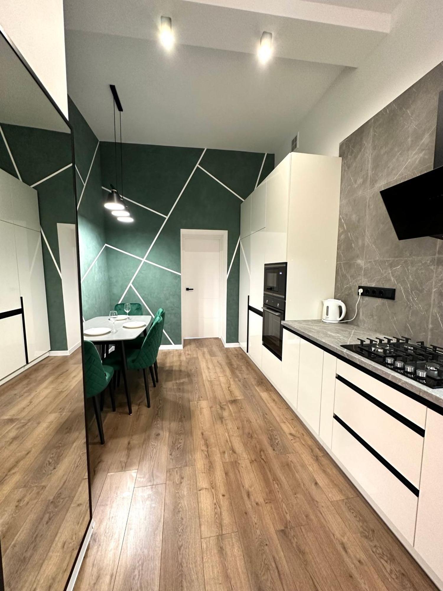 Romantic Apartments - In The Center Of Lviv , King-Size Bed المظهر الخارجي الصورة
